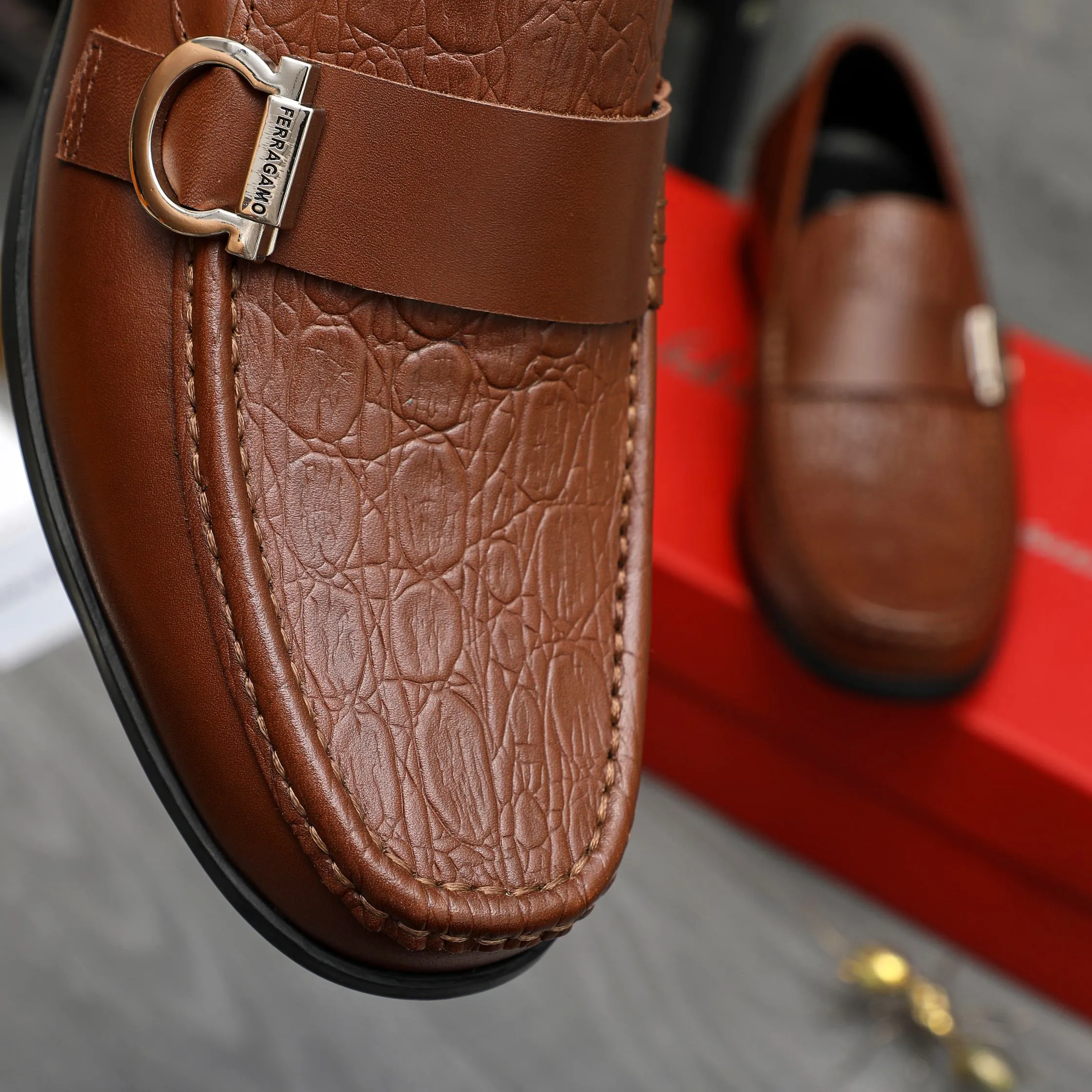 Men's shoes 💰p460 Product trademark: Ferragamo " Ferragamo ] Business slip-on leather shoes Regular size: 38-45 Product material: Selected stone grain cowhide upper, cowhide lining, original rubber outsole